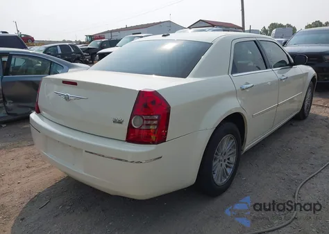 2010 Chrysler 300 Touring/Signature Series/Executive Series из США, поврежденный, VIN 2C3CA5CV6AH326899